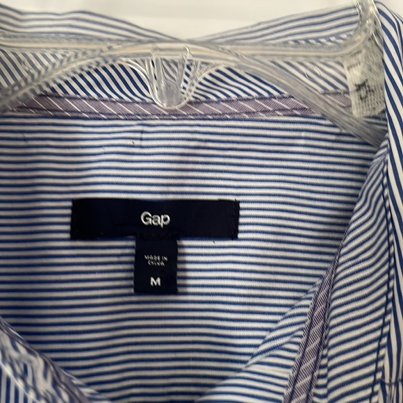 Gap long sleeves, buttons downs shirt, size M. Striped blue and white. - Picture 4 of 16